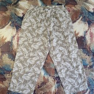 Coral Bay Capri Pants Medium Floral Print ~ Women's ~ 100% Cotton
